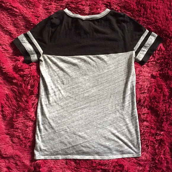 PINK Victoria’s Secret grey & black v-cut t-shirt - Picture 4 of 7
